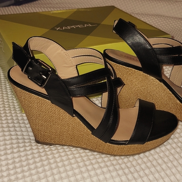 Size 11 M Xappeal Black Wedges - Picture 2 of 2